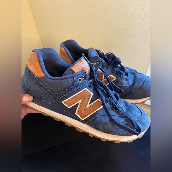 Womens new balance 574 in navy/brown size 8 - Picture 1 of 5